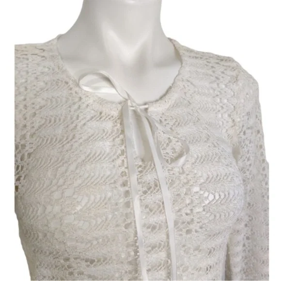 Rampage Crocheted Lace Keyhole Tie Bell Sleeve Blouse EUC sz S - Picture 5 of 14